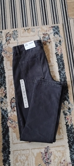 Vând blugi pentru bărbați