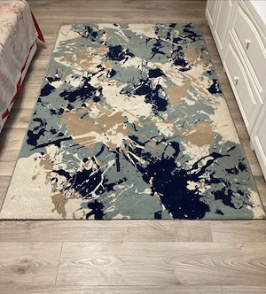 Covor 204x124, grosime 1 cm, stare perfecta.