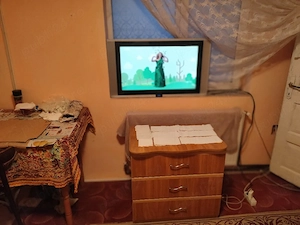 Vand Televizor plat, de perete !..
