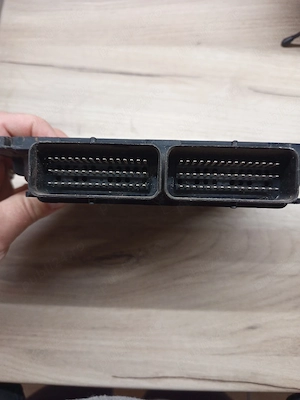 vând  calculator vw Caddy 1,9 tdi și calculator de Dacie papuc 1,9 diesel - imagine 2