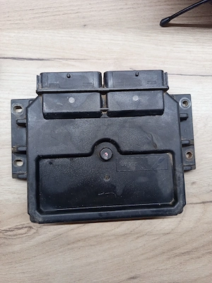 vând  calculator vw Caddy 1,9 tdi și calculator de Dacie papuc 1,9 diesel - imagine 3