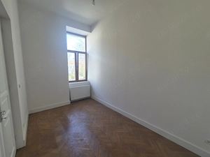 Apartament ultracentral, renovat integral, Arad, comision 0 - imagine 4