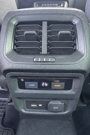 VW Tiguan Highline 2.0 TDI DSG 150 CP   Full LED, Economic (5.0L 100km) - imagine 9