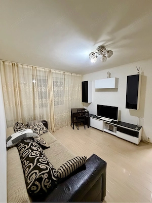 Inchiriez apartament doua camere impecabil