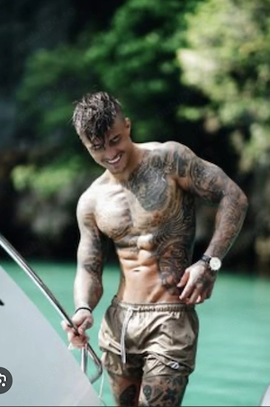 Tanar pentru doamne , masaj erotic discretie maxima