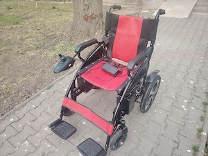 Vând carucior electric 