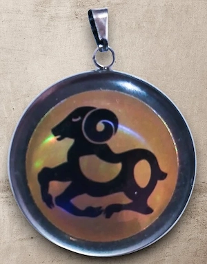 Pandantiv Zodia Berbec stil egiptean   (Efect Perlat Sidefat) - imagine 4