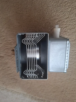Magnetron original LG 2M167B-M47 codul de piesă LG 6324W1A008B 900W - imagine 3