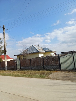 Vânzare casă și teren