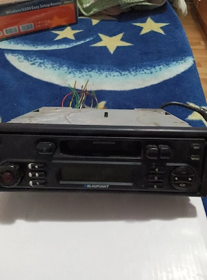 Radio casetofon cu CD player Blaupunkt pentru Logan 