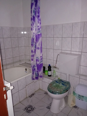 Casă cu 5 camere și teren de 1370 mp - imagine 7