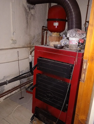 Casă cu 5 camere și teren de 1370 mp - imagine 4