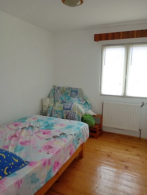 Casă cu 5 camere și teren de 1370 mp - imagine 10