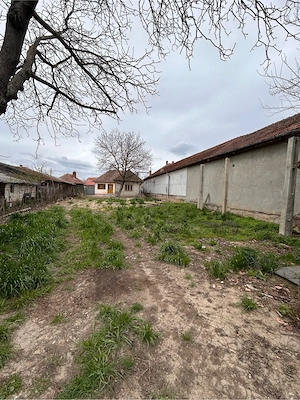 Vand casa cu 4 camere - imagine 4