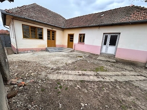 Vand casa cu 4 camere - imagine 2