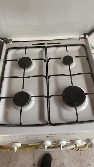 Aragaz Zanussi 4 ochiuri + cuptor 