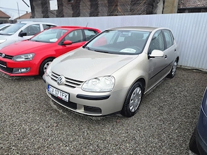 Volkswagen Golf 1,6 benzina , 102 CP