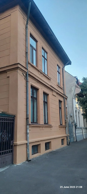 Casa + Teren  de vanzare  - Bucuresti zona Dorobanti-Eminescu     1800   mp