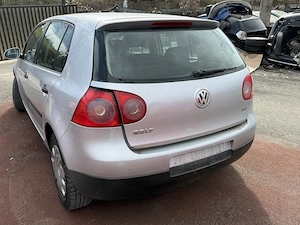 Dezmembrez Vw Golf 5 1.9 tdi  - imagine 4