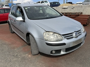 Dezmembrez Vw Golf 5 1.9 tdi  - imagine 3
