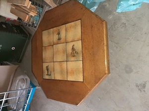 Masă din lemn hexagonală