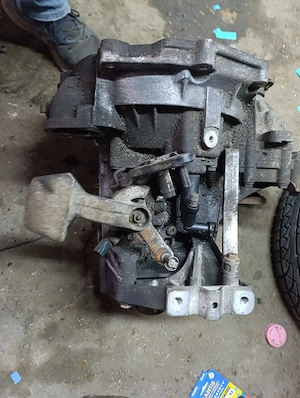 Cutie viteze Volkswagen Golf 5 1,4TSI - imagine 4