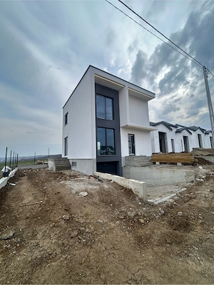 casa individuala moderna D+P+1 cu garaj la demisol  - imagine 6