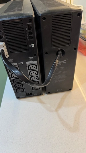 UPS APC Back-Pro 1500VA + Battery Pack