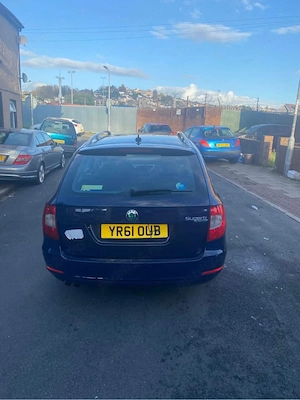 Dezmembrez Skoda Superb 2 2.0 tdi  - imagine 3