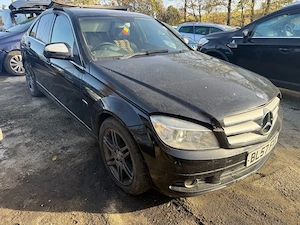 Dezmembrez Mercedes C class 2009 - imagine 4