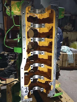 Dezmembrez motor John Deere 2056 - imagine 5