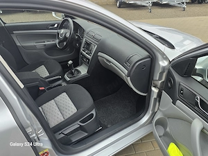 Skoda Octavia 2.0 TDI DPF Ambition - imagine 15