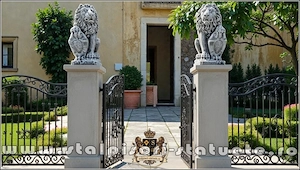 Statuetă leu mare cu blazon, gri patinat, model S1. - imagine 5