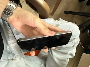 iPhone 15 pro  - imagine 3