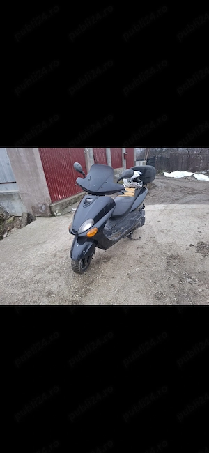 Scuter Yamaha 125 - imagine 2