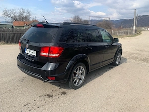 fiat freemont 4x4 2.0 170 cai 7 locuri - imagine 3