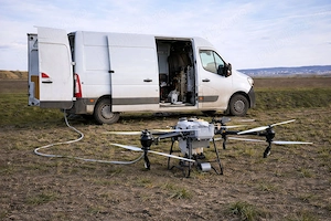 Prestari cu drona DJI T50   precizie RTK , tratamente rapide , fara tasare , eficienta maxima  - imagine 3