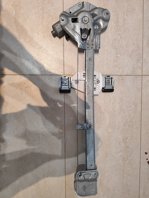 Macara electrica fata-spate Sangyong Rexton 2022-2025 noi originale - imagine 2