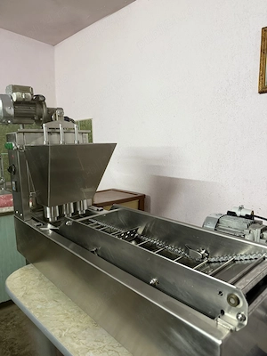 Vând maşină de făcut gogoși  - imagine 2