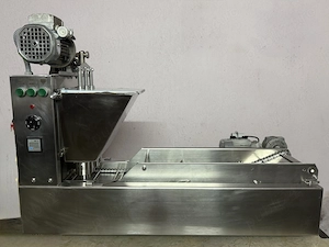 Vând maşină de făcut gogoși 