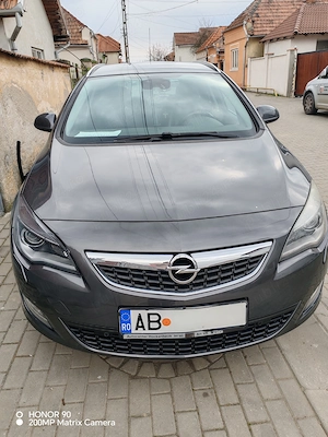 Vând Opel astra j