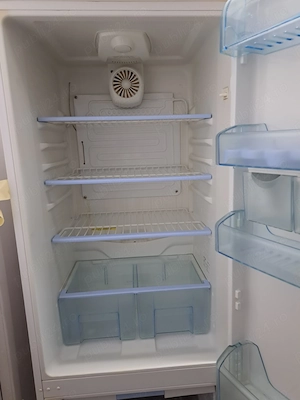 Vând combina frigorifica Arctic. 