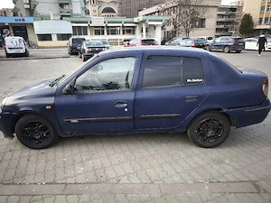 Vand Reno clio 2 2004 consum mic