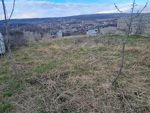 Teren 726 mp, zona Odobesti Iris, cu PUZ aprobat, priveliște superbă, toate utilitățile trase.