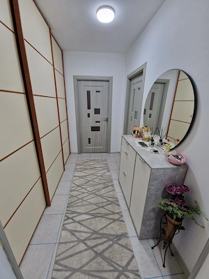 Persoana fizică vând apartament cu două camere  - imagine 5