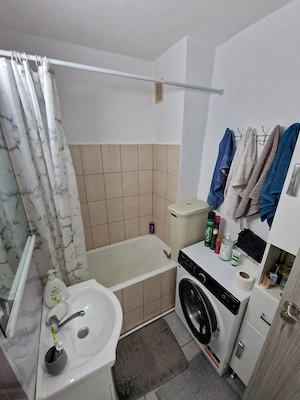 Persoana fizică vând apartament cu două camere  - imagine 3