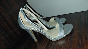 Sandale cu toc marimea 38