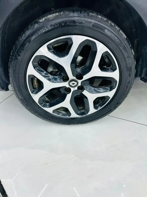 RENAULT CAPTUR - imagine 9