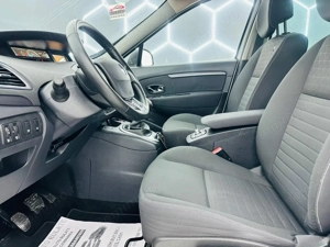 RENAULT GRAND SCENIC - imagine 13