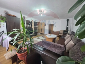 Casă cu 3 camere vis a vis de Biserrica Romano Catolica Medias - imagine 3